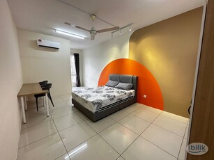 Master room with bathroom at PV20 Setapak. Fully furnished with aircond. Free wifi. Privacy. Near SVO/Pos Laju/PV128/Colombia Hospital/Danau Kota/DUKE