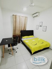 Middle Room at Suria Jelatek Residence, Ampang Hilir 5min walk to LRT/Great Eastern Mall