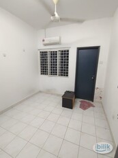 Middle Room Include utilities at Subang Jaya(Price can negotiate)