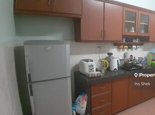 Partly furnished renovated kitchen extend 2sty