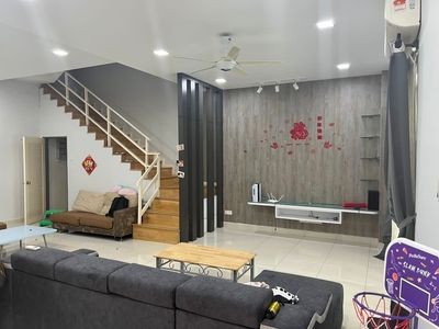 Bukit Raja Lakeside 2.5 Storey Super Link House for Rent