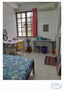 Enjoy this Comfortable Master Room with Big Built-In Wardrobe in Seputeh, near MidValley, KL Sentral, Bangsar