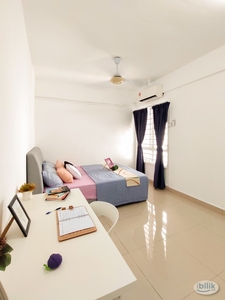 New Unit Middle Queen bedroom at Casa Residenza@ Kota Damansara