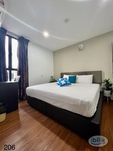 ZERO DEPOSIT 超舒适干净的主人房✨Master Room at Taman Perling, Iskandar Puteri