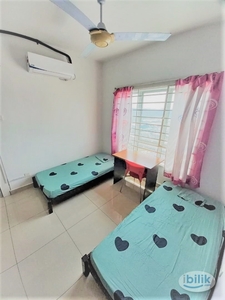 ** Middle Room at Kota Damansara, Petaling Jaya