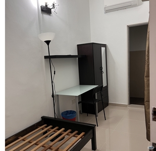 Private room with aircond & toilet -- Taman Bahagia LRT SS2