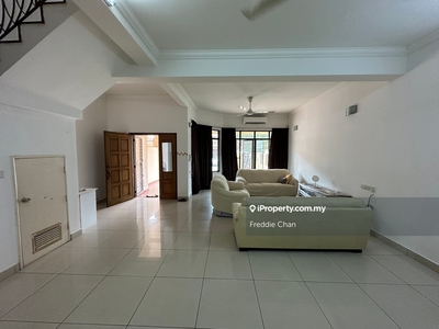 2.5 Storey Endlot With Fully Furnished For Rent