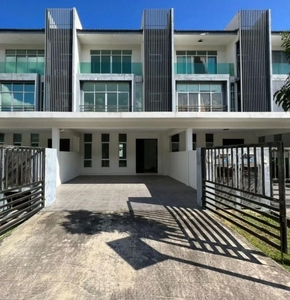3 Storey Intermediate Terrace House Bangi Avenue Bangi