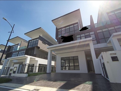 Brand New 3 Storey Semi-D Villa Elemen, KGSAAS, Sek 13 Shah Alam