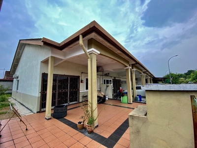 ENDLOT UNIT | EXTRA LAND Single Storey Terrace, Bukit Naga Seksyen 32, Shah Alam