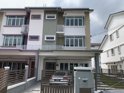 [Freehold & End Lot] 2.5 Storey Terrace, Jalan Kerongsang, Bandar Puteri, Klang
