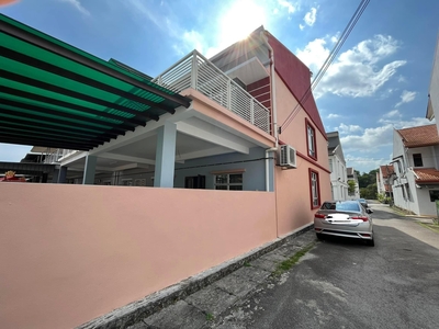Fully Furnished Double Storey Springhill Lukut