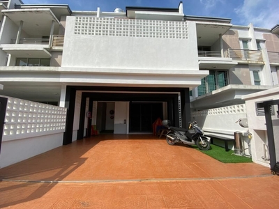 [Fully Furnished] Three Storey Link House, Sunway Alam Suria U10, Shah Alam