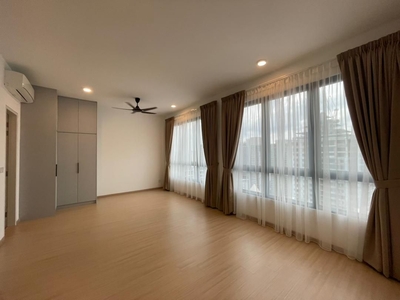 High floor ID design partial furnished 2000sf 4r at Pentamont For Rent