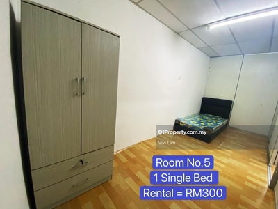 Kluang Room for Rent - Taman Intan Shop Lot (Upstairs)