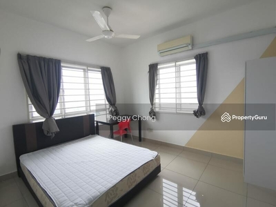 Master room next to segi university for rent at Kota Damansara