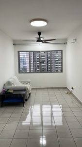 Partial furnished with internet in Suria Pantai
