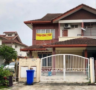 4R3B End-lot Double Storey Terrace at Subang Bestari