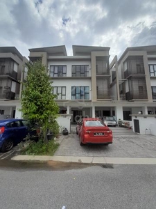For rent fully furnished 3 storey N'Dira 16 Sierra puchong