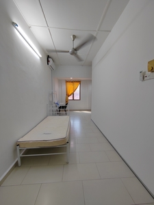 Bayu Perdana klang Male room for rent