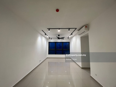 Brand new unit, facing klcc. (can be fully furnished upon request)
