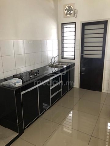 Clean & Cheap unit at Bandar Rimbayu Livia with kitchen cabinet