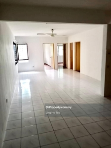 Damansara Damai, Saujana Apartment, Basic Furnished Unit, for Sell