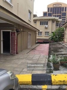 End Lot Double Storey Sri Mahligai Townhouse Seksyen 9, Shah Alam