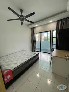 Medium Room at Pelangi Sentral, Mutiara Damansara, Near MRT Damansara