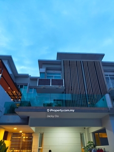 Nusa sentral 3 storey terrace rooms with aircon