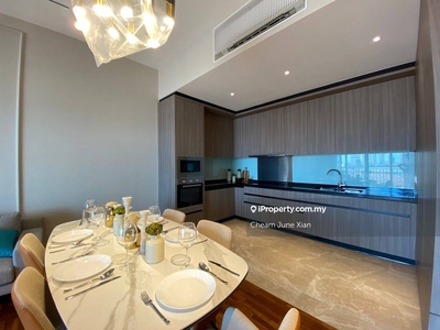 Straits Residences 1292 sq.ft w/ gurney drive view for rent!