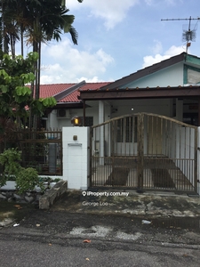 Terrace House with 2 car parks for rent
