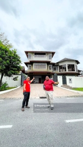 3 Storey Bungalow with Sub Basement Garage in bj