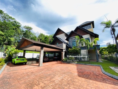 3.5 Storey Luxury Bungalow with Swimming Pool.