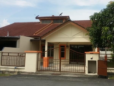 4 bedroom 1-sty Terrace/Link House for sale in Sepang