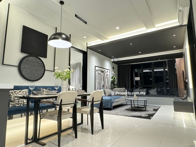 Bandar Kinrara 5 luxury service apartment