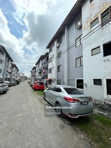 For rent and sale bandar selesa Jaya flat