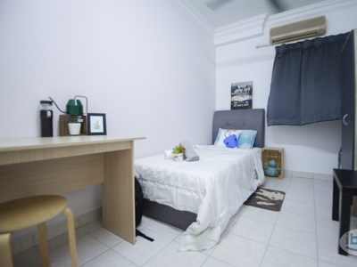 Fulll Furnish Single room with Aircond at Palm Spring @ Damansara