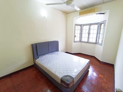 Individual Metered Spacious Room, Opposite Mall (Female Only)