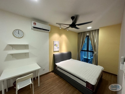 LRT Kelana Jaya Line Aratre residences master bedroom @ ara damansara