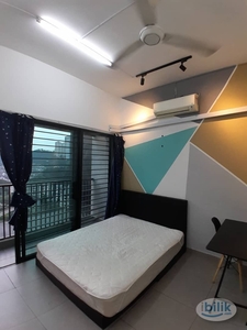 Near KTM Petaling station, Mid Valley, Kl Sentral Middle Room with balcony rent at Old Klang Road
