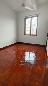 Putra Heights Seksyen 2 Double Storey House 5r2b For Sale!