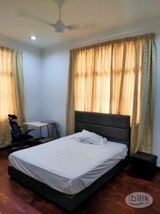 Single Room at Bungalow landed house Saujana Akasia, Sungai Buloh with Utility Internet