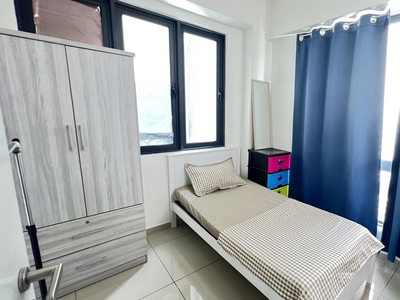 Single Room at Promenade Residence, Bayan Baru for Rent !! FREE WIFI !!