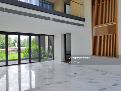 Ultra Modern 4-Storey Boutique In U-Thant For Sale!