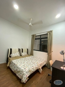 [ Walking Distance to UOW KDU University] Comfy Middle Room for RENT Paramount Utropolis Glenmarie, Shah Alam