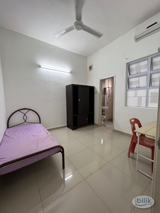 1 Month Deposit Kemuning Utama, Kota Kemuning Comfy Aircone Room to Rent