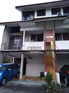 Bandar Putra Kulai Town House