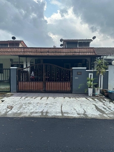 (FACING OPEN) Renovated Single Storey Taman Sri Serdang Seri Kembangan For Sale