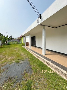 [GOOD CONDITION] 40x65 Bandar Putera 2, Klang. Single Storey Corner House.3 Bedrooms & 2 Bathrooms